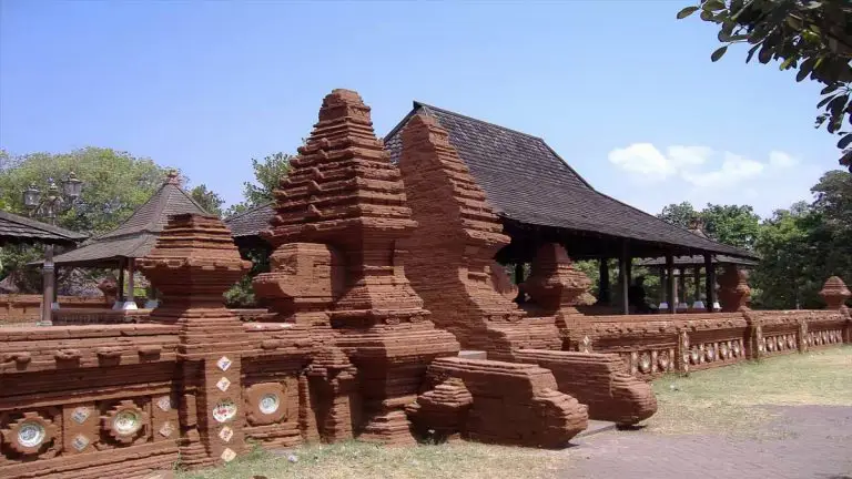 4 Sejarah Kesultanan-Kesultanan Islam di Jawa, Lengkap Mudah Dipahami! Kesultanan Cirebon